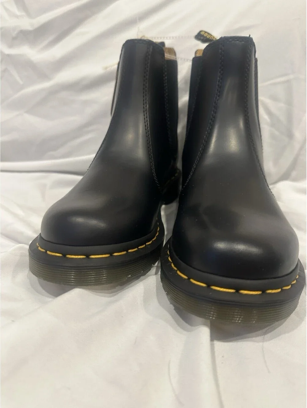 Dr. Martens women’s Chelsea Ankle Boot Black Leather Slip Resistant US 7 pull on